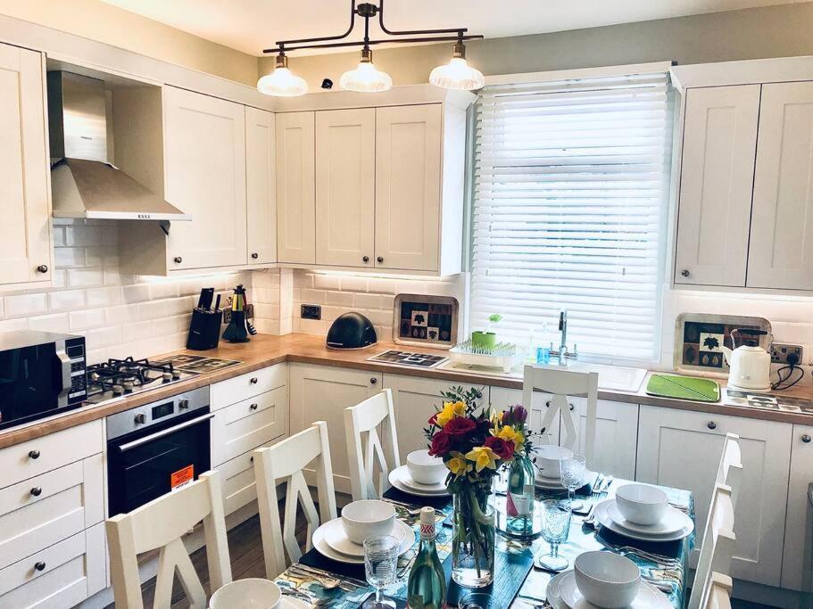 The Pirate's Palace, - Elegant, Comfy, Fun Holiday home *