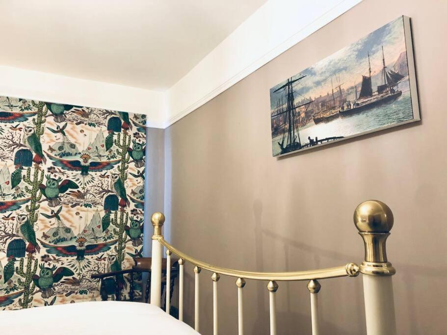 The Pirate's Palace, - Elegant, Comfy, Fun Holiday home Whitby